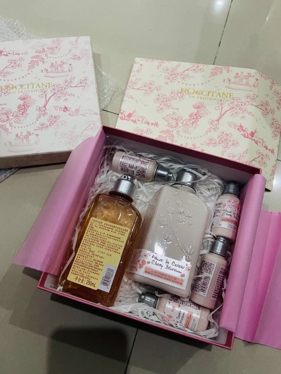 SURRYN 素影身体乳锁水修复超顶AG